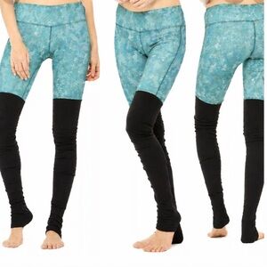 ALO Yoga 2-tone Teal and Black Leggings long inseam size S